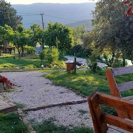 Bujtina Musta Hétvégi ház *