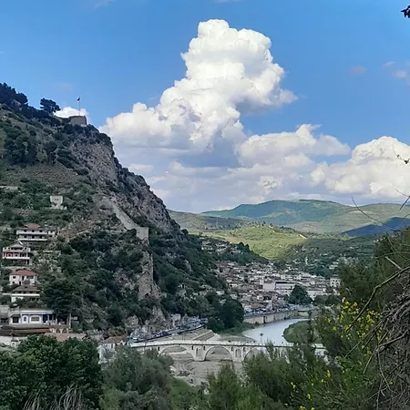 Bujtina Musta Hétvégi ház *