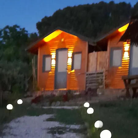 Bujtina Musta * Berat