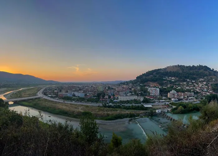 Bujtina Musta 培拉特