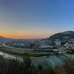 Bujtina Musta Berat
