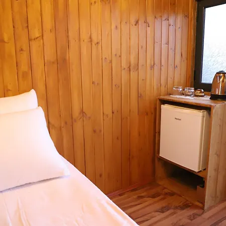 Bujtina Musta Country house *