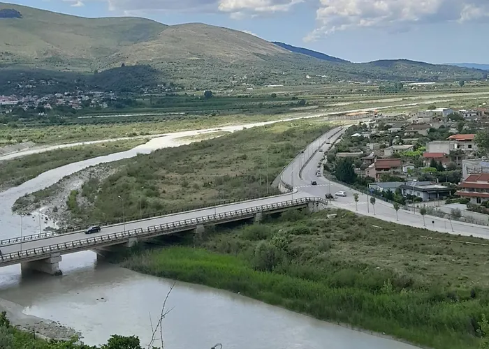 Bujtina Musta * Berat
