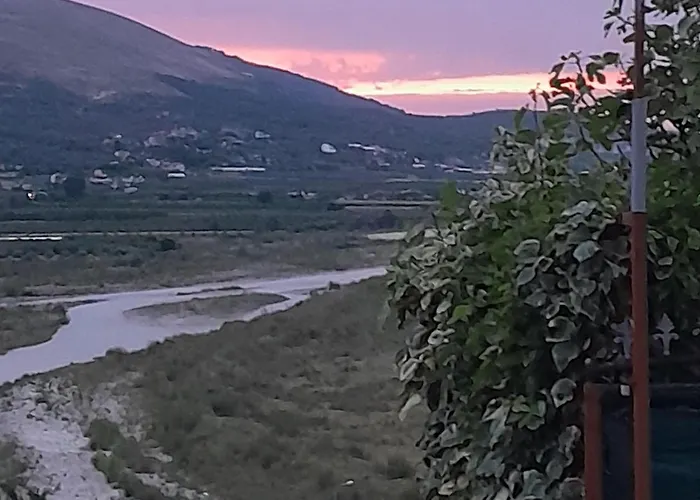 Bujtina Musta Casa rural